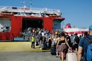 Μαζική έξοδος: Πάνω από 100.000 ταξιδιώτες φεύγουν από το λιμάνι του Πειραιά αυτό το τριήμερο 