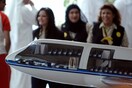 Kuwait Airways: Υποψήφιες αεροσυνοδοί κλήθηκαν να γδυθούν σε συνέντευξη για προσλήψεις
