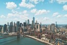 Η Νέα Υόρκη βυθίζεται από το βάρος των κτιρίων της