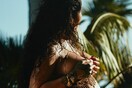 Η Rihanna έγκυος και ολόγυμνη: «Αγκαλιάζοντας τη μαγεία που έκανε αυτό το σώμα»