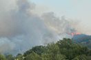 Φωτιά στην Μακρακώμη: Άνιση μάχη με τις φλόγες και μήνυμα 112 