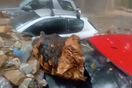 Κακοκαιρία Daniel: Χείμαρρος «κατάπιε» πάρκινγκ στην Μακρινίτσα - Απίστευτες εικόνες 