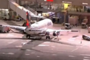 Στιγμές αγωνίας σε πτήση: Ισχυρές αναταράξεις, τραυματίστηκαν 8 άτομα