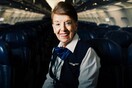 «Πέτα ψηλά Μπέτε, θα μας λείψεις»: Η μακροβιότερη αεροσυνοδός στον κόσμο πέθανε σε ηλικία 88 ετών 