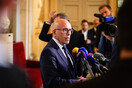 Γαλλία: Ο Ερίκ Σιοτί των Ρεπουμπλικανών καθαιρέθηκε για τη σύμπλευση με τη Λεπέν και αρνείται να φύγει