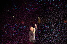 Coldplay στο Ηρώδειο: Το κοινό δεν «άφηνε» το συγκρότημα να φύγει