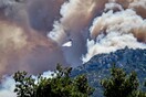 Φωτιά στην Πάρνηθα: Πληροφορίες για έκρηξη σε πυλώνα του ΔΕΔΔΗΕ