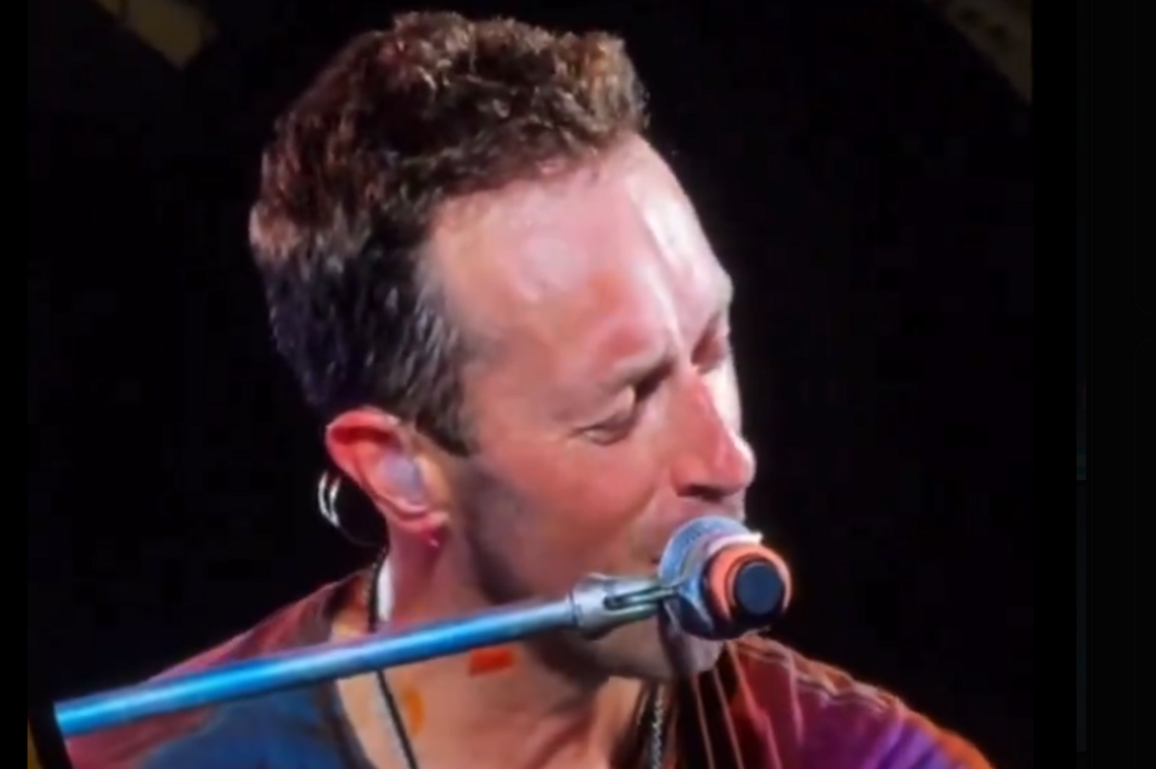 Coldplay: Η έκπληξη με τον Έλληνα καλλιτέχνη, ZAF, που εμφανίστηκε στη συναυλία