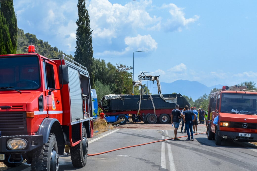 Πολύνεκρο τροχαίο στη Μεσσηνία: Συνελήφθη ο οδηγός της νταλίκας - Σε κρίσιμη κατάσταση ο 19χρονος