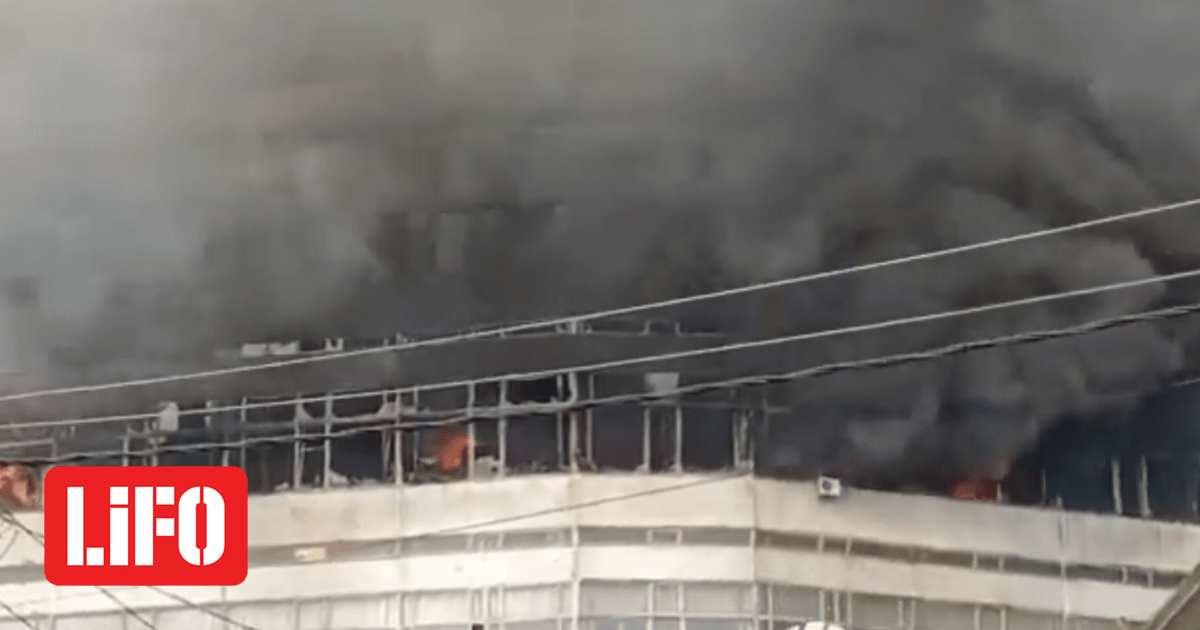 Moscow: 9 people trapped in a burning building