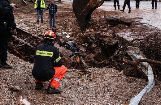 Ακόμη ένας νεκρός στη Νέα Πέραμο - 16 τα θύματα από τις πλημμύρες στη Δυτική Αττική