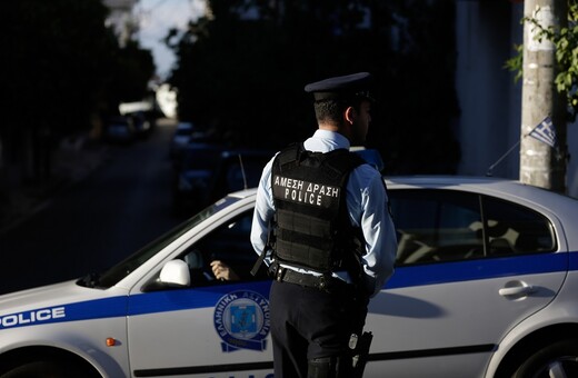 Τι είπε στους αστυνομικούς ο άνδρας που παραδόθηκε για τη δολοφονία στον Πειραιά