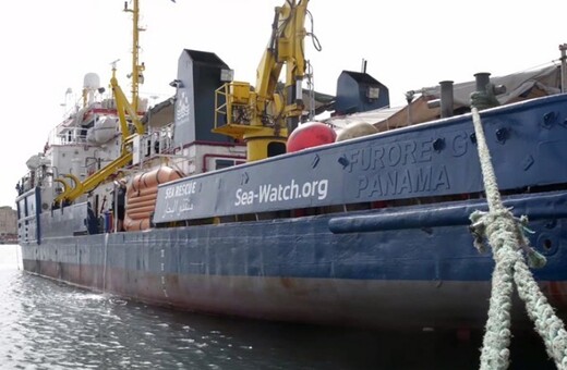 Για 6η μέρα δεν βρίσκει λιμάνι το πλοίο της Sea Watch με 32 μετανάστες