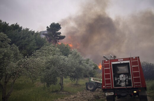 Δεύτερο μέτωπο πυρκαγιάς στην Εύβοια - Σε εξέλιξη φωτιά στα Πολιτικά