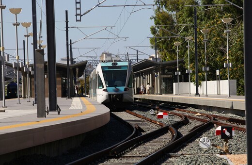 Στάση εργασίας σε προαστιακό και τρένα σήμερα