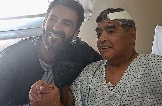 Ντιέγκο Μαραντόνα: «Ψάχνουν αποδιοπομπαίο τράγο», λέει ο γιατρός του - Έφοδος στην κλινική και το σπίτι του
