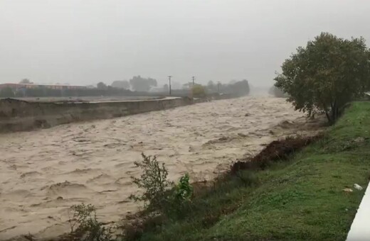 Στο έλεος της κακοκαιρίας και η Κατερίνη - Πάνω από 300 κλήσεις έχει δεχτεί η πυροσβεστική (βίντεο)