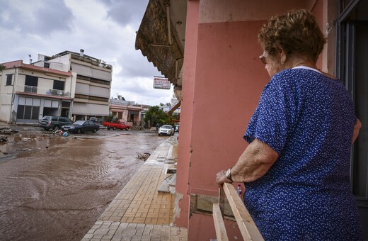 Ποτάμια και πάλι οι δρόμοι στη Μάνδρα - Έκλεισε η παλαιά Εθνική Οδός