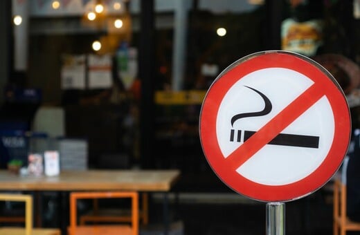 Πόσα είναι τώρα τα άκαπνα καταστήματα στην Ελλάδα και τι ισχύει για την πιστοποίηση