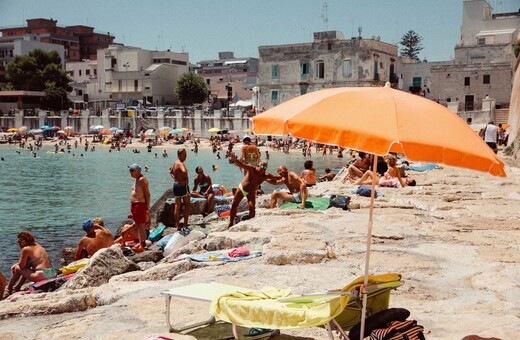 O κορωνοϊός «γκρεμίζει» τον τουρισμό - Τι μπορεί γίνει φέτος το καλοκαίρι στην Ευρώπη
