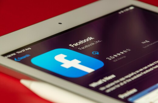 Facebook: Η απάντηση μέσω Twitter για το «κρασάρισμα» - «Ζητούμε συγγνώμη για την ταλαιπωρία»