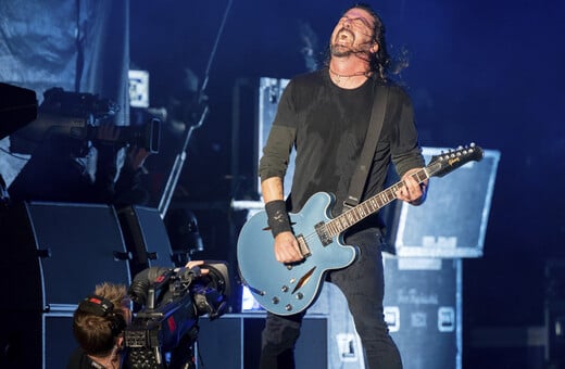 Dave Grohl: «Αισθανόμουν ντροπή στην αρχή» αποκαλύπτει για την ιατρική διάγνωση στα 7 του χρόνια