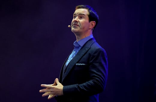 Οργή για σχόλιο του κωμικού Jimmy Carr για το Ολοκαύτωμα σε επεισόδιο του Netflix 