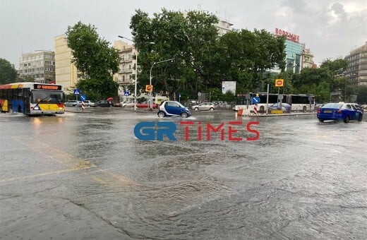 Ισχυρή καταιγίδα και χαλάζι στη Θεσσαλονίκη – Δρόμοι «ποτάμια» και κυκλοφοριακά προβλήματα