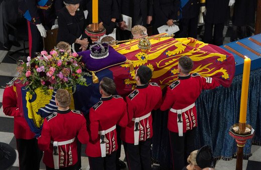 Βασίλισσα Ελισάβετ: Η κηδεία της μακροβιότερης μονάρχη σε αριθμούς