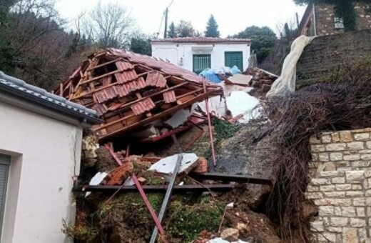 Άρτα: Μεγάλη κατολίσθηση, παρασύρθηκαν δύο σπίτια	