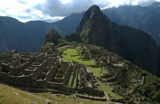 Tourists stranded in Machu Picchu amid Peru protests