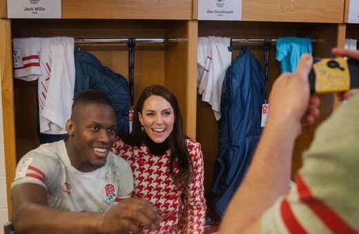 Kate Middleton's hilarious changing room selfies with the England rugby squad are too good to be true