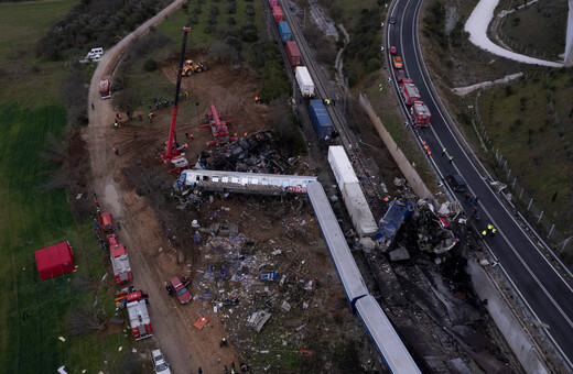 Σύγκρουση τρένων στα Τέμπη: Σακελλαροπούλου και Μητσοτάκης μεταβαίνουν στο σημείο