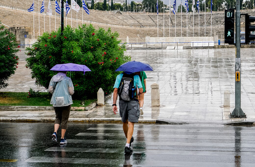 Καιρός: Πάνω από 50 χιλιοστά βροχής σε δύο ώρες στη βόρεια Αττική- Νέα κακοκαιρία αύριο