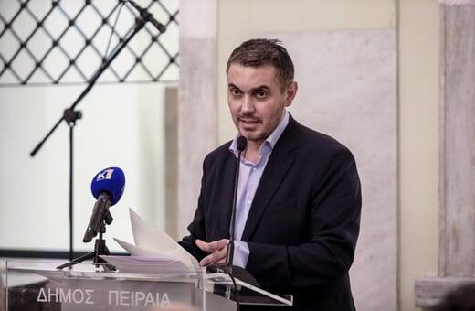 Μιχάλης Χατζηγιάννης: Με στίχους από το «Άγγιγμα Ψυχής» αποχαιρέτισε το υφυπουργείο Πολιτισμού