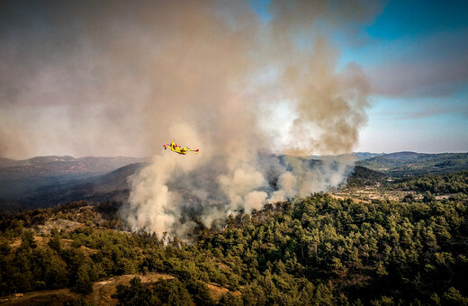 Φωτιά στη Ρόδο: Εκκενώνονται κι άλλα χωριά- Διακοπές ρεύματος εκ περιτροπής στο νησί