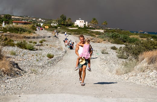 Φωτιά στη Ρόδο: Η μεγαλύτερη επιχείρηση εκκένωσης στην Ελλάδα - 19.000 άτομα μεταφέρθηκαν 