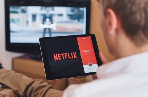 Netflix: Ψάχνει ειδικό AI και πληρώνει 900 χιλ. $ τον χρόνο - Οργή των απεργών ηθοποιών