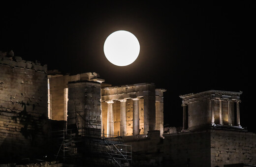 NASA: Τι εντυπωσιακό περιμένουμε τον Αύγουστο - Κρόνος, Περσείδες και «σούπερ μπλε φεγγάρι»