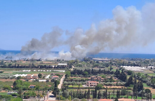 Φωτιά στον Μαραθώνα: Μήνυμα από το 112 για εκκένωση οικισμών - Ισχυρή δύναμη στο σημείο