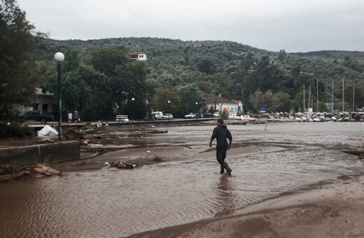 Κακοκαιρία - Ψαλτοπούλου: Χρειάζεται πόσιμο νερό και τροφή στις πληγείσες περιοχές