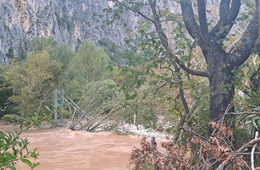 Κακοκαιρία - Γέφυρα Τεμπών: Στα 18 μέτρα το νερό - Οριακή η κατάσταση 