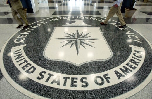 Η CIA αναπτύσσει AI εργαλείο για να αντιμετωπίσει τον ανταγωνισμό με την Κίνα 