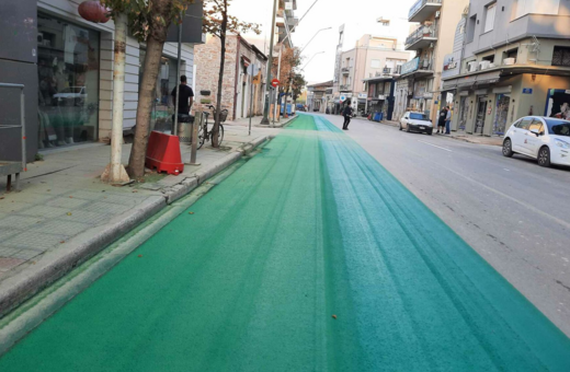 Βόλος: Αντιδράσεις για τον χρωματιστός λεωφορειόδρομο στο κέντρο της πόλης