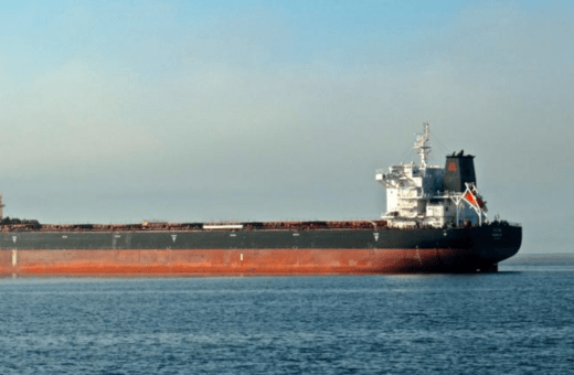 Ερυθρά Θάλασσα: Διασώθηκε το πλήρωμα του ελληνόκτητου πλοίου Tutor που είχε χτυπηθεί από τους Χούτι