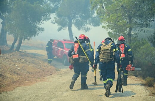 Φωτιά στην Κερατέα: Έξι οικισμοί κινδυνεύουν - 52 απεγκλωβισμοί πολιτών