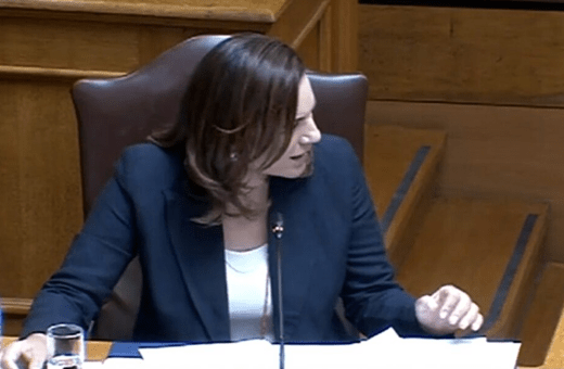 Η Θεανώ Φωτίου έβρισε την Όλγα Κεφαλογιάννη στη Βουλή- Η απάντηση της υπουργού Τουρισμού
