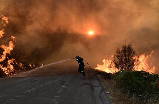 Φωτιά στην Εύβοια: Βελτιωμένη η εικόνα - Πάνω από 200 πυροσβέστες στη μάχη