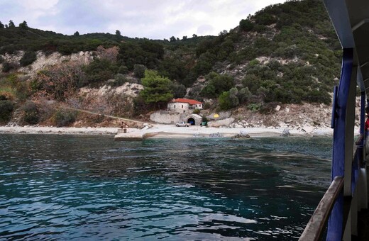 Χαλκιδική: Φορτηγό κύλησε και σκότωσε 57χρονο μηχανικό σε πλοίο για Άγιον Όρος