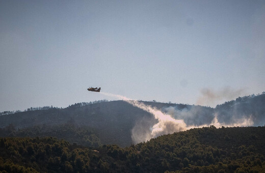 Ρέθυμνο: Τρία τα μέτωπα της φωτιάς - Κοντά σε σπίτια οι φλόγες